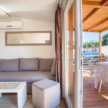 Mobile Homes Delta Marine At Lopari Campingplatz *