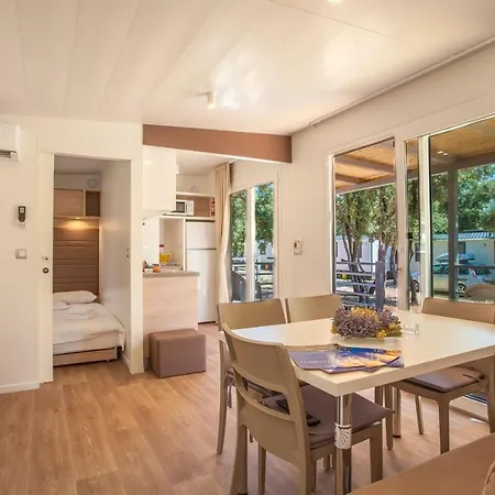 Campeggio Mobile Homes Delta Marine At Lopari Nerezine