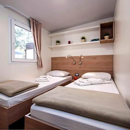 Mobile Homes Delta Marine At Lopari Campeggio Nerezine