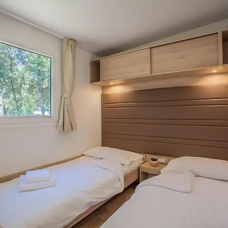 Mobile Homes Delta Marine At Lopari * 네레자인