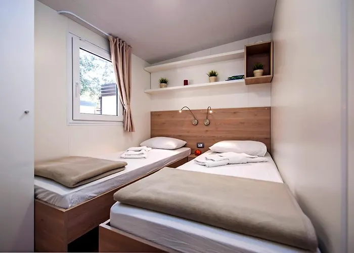 Mobile Homes Delta Marine At Lopari Campeggio Nerezine
